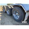 Image 20 : 2015 KENWORTH T800 TRI-DRIVE SLEEPER TRUCK