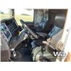 Image 6 : 2015 KENWORTH T800 TRI-DRIVE SLEEPER TRUCK