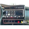 Image 9 : 2015 KENWORTH T800 TRI-DRIVE SLEEPER TRUCK