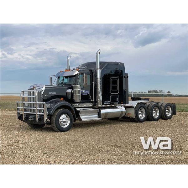 2016 KENWORTH W900 SLEEPER TRI-DRIVE TRUCK TRACTOR