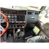 Image 8 : 2010 KENWORTH T800 TRI-DRIVE SLEEPER TRUCK