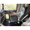 Image 7 : 2014 PETERBILT 388 T/A SLEEPER TRUCK TRACTOR