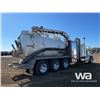 Image 3 : 2014 PETERBILT 367 TRI-DRIVE HYDRO VAC TRUCK