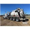 Image 4 : 2014 PETERBILT 367 TRI-DRIVE HYDRO VAC TRUCK