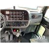 Image 8 : 2013 PETERBILT 367 TRI/A SLEEPER TANK TRUCK