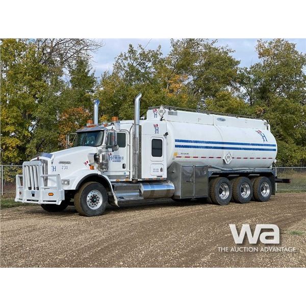 2010 KENWORTH T800 TRI/A SLEEPER TANK TRUCK