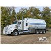 Image 1 : 2010 KENWORTH T800 TRI/A SLEEPER TANK TRUCK