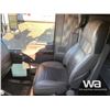 Image 6 : 2010 KENWORTH T800 TRI/A SLEEPER TANK TRUCK