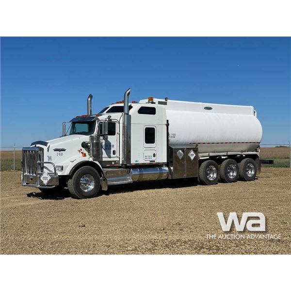 2008 KENWORTH T800 TRI/A SLEEPER TANK TRUCK