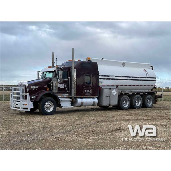 2007 KENWORTH T800 TRI/A SLEEPER TANK TRUCK