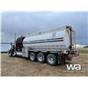Image 4 : 2007 KENWORTH T800 TRI/A SLEEPER TANK TRUCK
