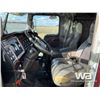 Image 6 : 2007 KENWORTH T800 TRI/A SLEEPER TANK TRUCK