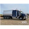 Image 2 : 2006 KENWORTH T800 TRI/A SLEEPER TANK TRUCK