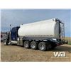 Image 4 : 2006 KENWORTH T800 TRI/A SLEEPER TANK TRUCK