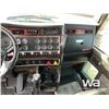 Image 8 : 2006 KENWORTH T800 TRI/A SLEEPER TANK TRUCK