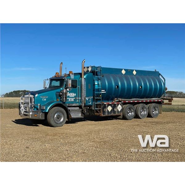 2005 KENWORTH T800B TRI DRIVE TANK TRUCK
