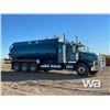 Image 2 : 2005 KENWORTH T800B TRI DRIVE TANK TRUCK