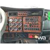 Image 9 : 2005 KENWORTH T800B TRI DRIVE TANK TRUCK