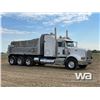 Image 2 : 2013 PETERBILT 367 TRI-DRIVE DUMP TRUCK