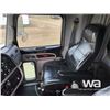 Image 7 : 2013 PETERBILT 367 TRI-DRIVE DUMP TRUCK