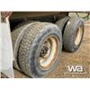 Image 17 : 1990 MACK RB688S T/A DUMP TRUCK