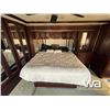 Image 21 : 2008 FLEETWOOD REVOLUTION LE 43 FT. T/A MOTORHOME