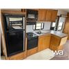 Image 7 : 1995 GLENDALE 33RLG 5TH WHEEL TRAVEL TRAILER