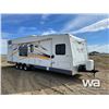 Image 2 : 2004 GEAR BOX 330FS TOY HAULER TRAVEL TRAILER