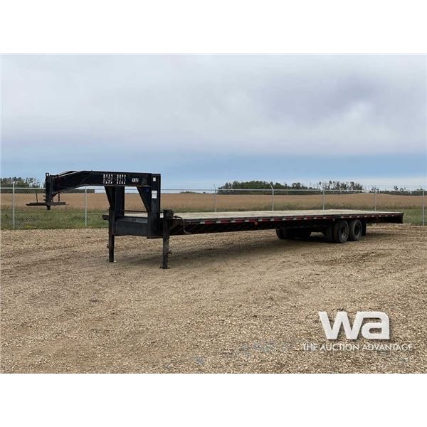 2001 ROAD BOSS T/A DUALLY 5TH WHEEL TRAILER