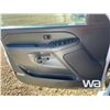 Image 13 : 2006 GMC SIERRA CREW CAB FLAT DECK PICKUP