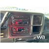 Image 9 : 2006 GMC SIERRA CREW CAB FLAT DECK PICKUP