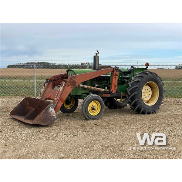 JOHN DEERE 2120 68 HP 2WD TRACTOR
