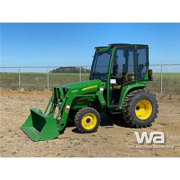 2017 JOHN DEERE 3032E MFWD UTILITY TRACTOR