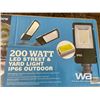 Image 2 : (2) 200 WATT LED STREET/YARD LAMP
