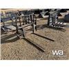 Image 2 : JOHN DEERE 48" Q/C PALLET FORKS
