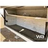 Image 9 : CUSTOM BUILT ALUMINUM SLIDE-IN SERVICE BODY