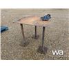 Image 1 : 40" WELDING TABLE & VISE