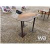 Image 3 : 40" WELDING TABLE & VISE
