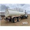 Image 3 : 2004 INTERNATIONAL 7600 T/A FRESH WATER TRUCK