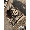 Image 3 : (2) TOW ROPES & (3) 11R24.5 TIRE CHAINS