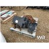 Image 3 : TIRE CHAINS, BATTERY BOXES