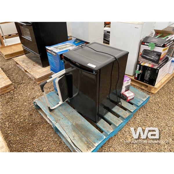 DANBY MINI FRIDGE, (2) COUNTER TOP TOASTER OVENS
