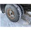 Image 16 : 2004 GMC 3500 FLATBED TRUCK