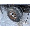 Image 17 : 2004 GMC 3500 FLATBED TRUCK