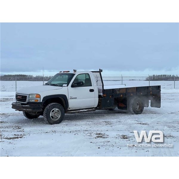 2004 GMC 3500 FLATBED TRUCK