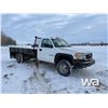 Image 2 : 2004 GMC 3500 FLATBED TRUCK