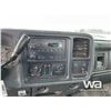 Image 9 : 2004 GMC 3500 FLATBED TRUCK
