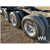 Image 19 : 2016 PETERBILT 367 TRI DRIVE SLEEPER TRUCK TRACTOR