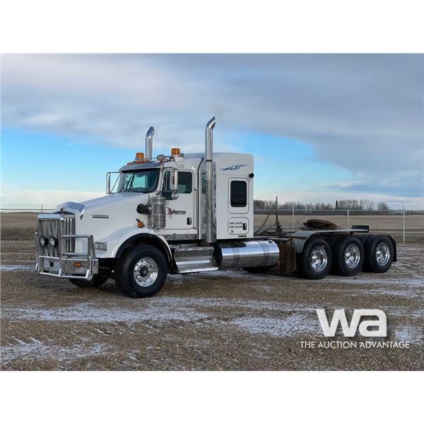 2012 KENWORTH T800 TRI DRIVE SLEEPER TRUCK TRACTOR