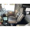 Image 7 : 2012 KENWORTH T800 TRI DRIVE SLEEPER TRUCK TRACTOR